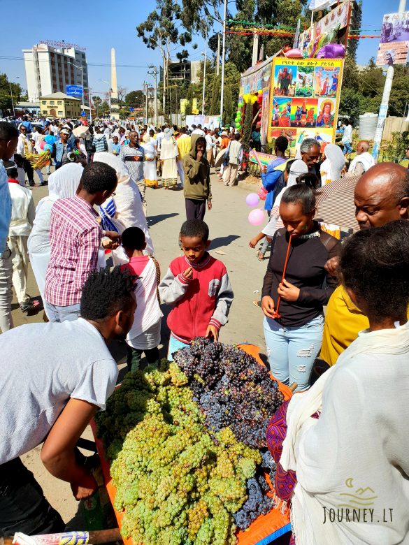 Kelionė į Etiopiją. Kaip linksminasi vietiniai: į gražias merginas svaido citrinas, bet tam yra rimta priežastis