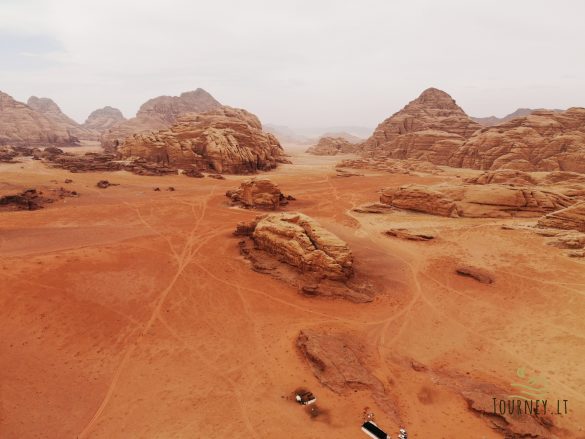 Kelionė į Jordaniją. Dakaro ralis dykumoje, auksinės salotos ant jūros kranto ir musulmoniškas vakaras