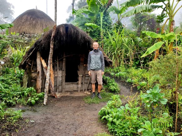 Ekspedicija į Papuą salą. Autentiški kaimai, strėlės žmonėms, vogtų daiktų turgus
