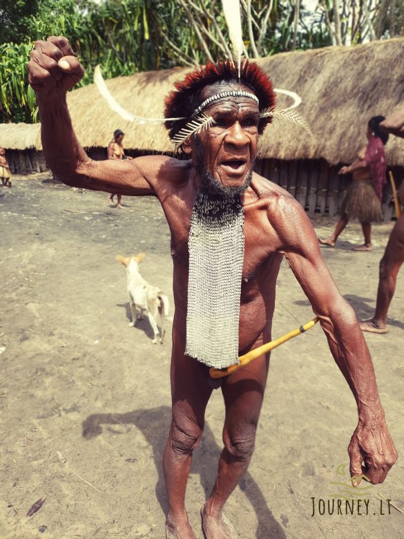 Ekspedicija į Papuą salą. Pribloškiančios genties tradicijos ir apranga