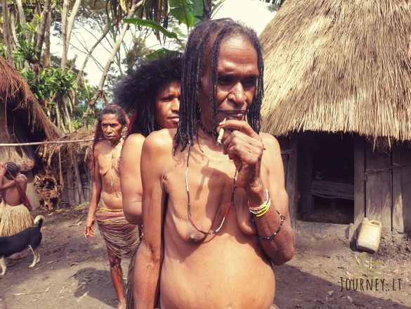 Ekspedicija į Papuą salą. Pribloškiančios genties tradicijos ir apranga